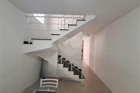 Sobrado à venda com 3 quartos, sendo 1 suíte, em Vila Campanela, São Paulo, SP
