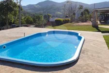 Chácara à venda com 3 quartos, sendo 1 suíte, no Centro, Paraibuna, SP