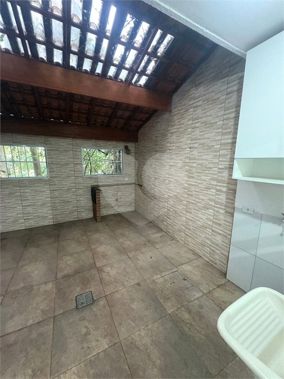 Casa à venda com 2 quartos no condomínio Carvalho Lagares, Poá - SP