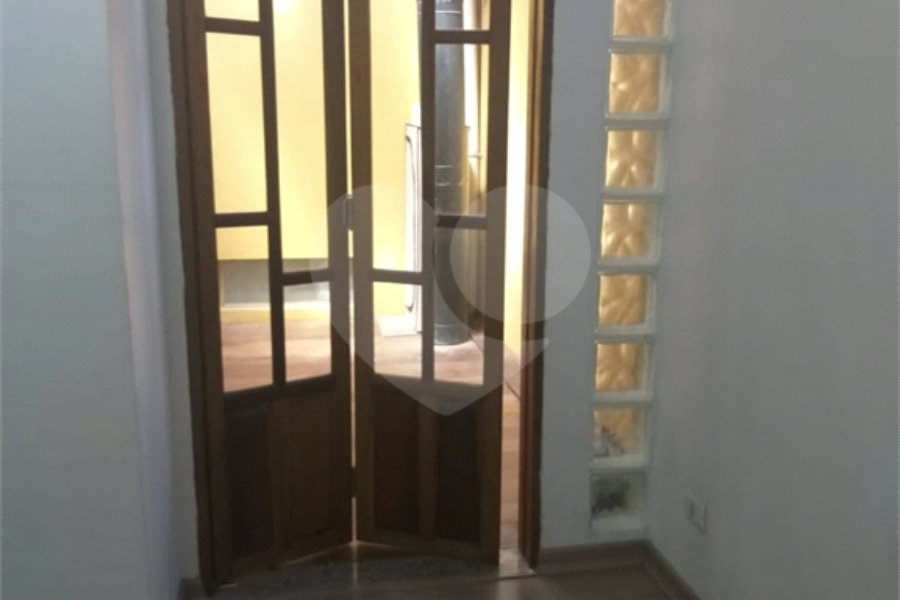Casa à venda com 3 quartos, sendo 1 suíte, no condomínio Primavera, São Paulo - SP