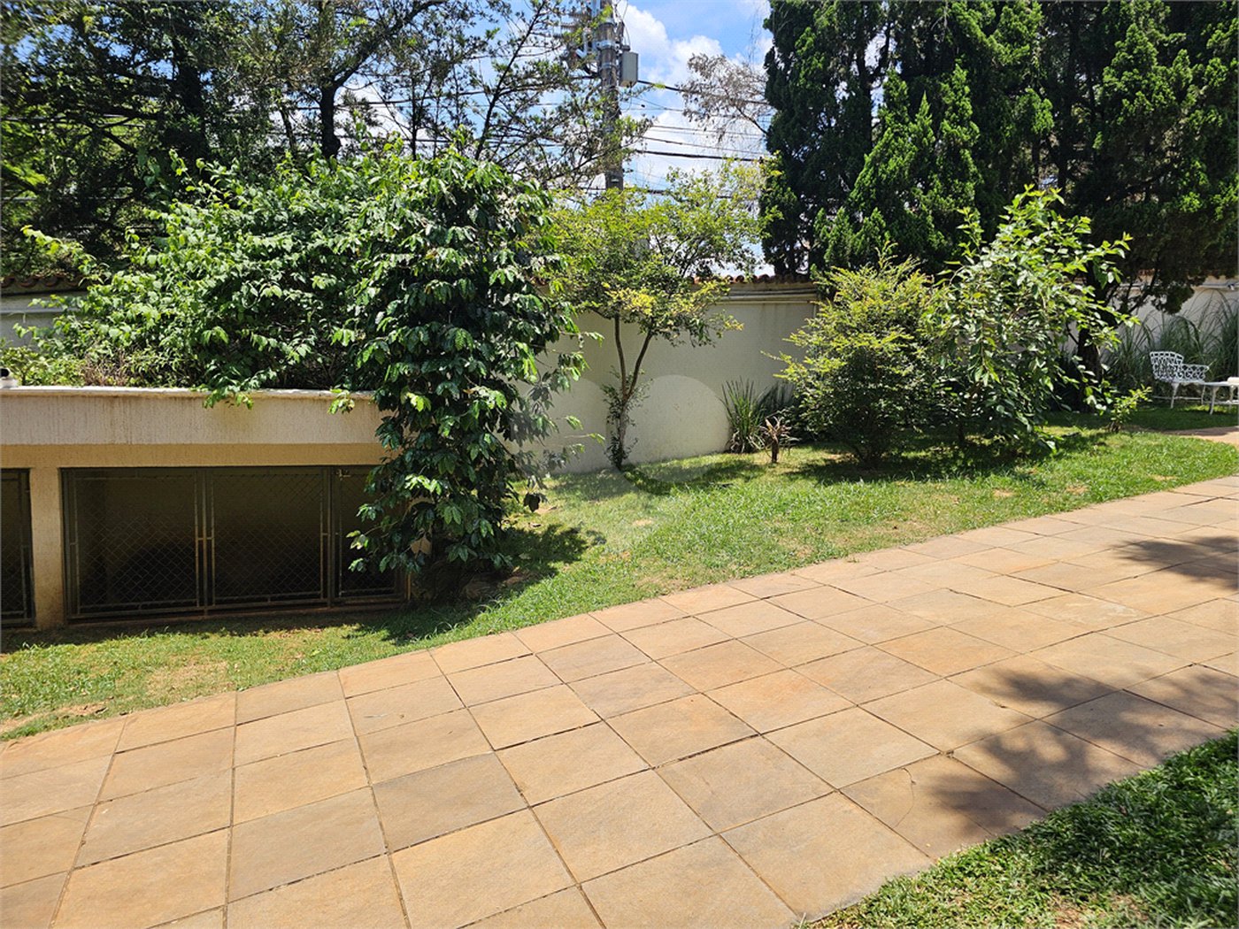 Sobrado à venda ou para alugar com 1 quarto, sendo 5 suítes, em Chácara Monte Alegre, São Paulo, SP