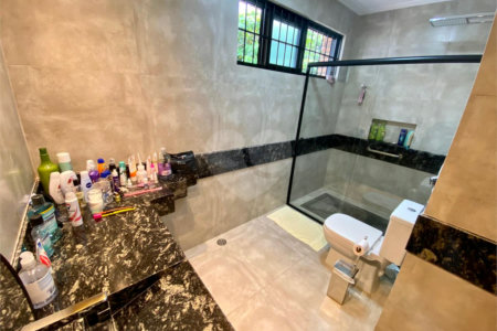 Casa à venda com 6 quartos, sendo 4 suítes,  em Maranduba, Ubatuba, SP