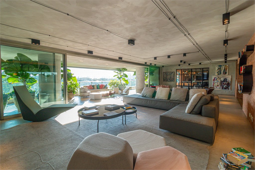Apartamento à venda com 4 suítes em Campo Belo, São Paulo, SP