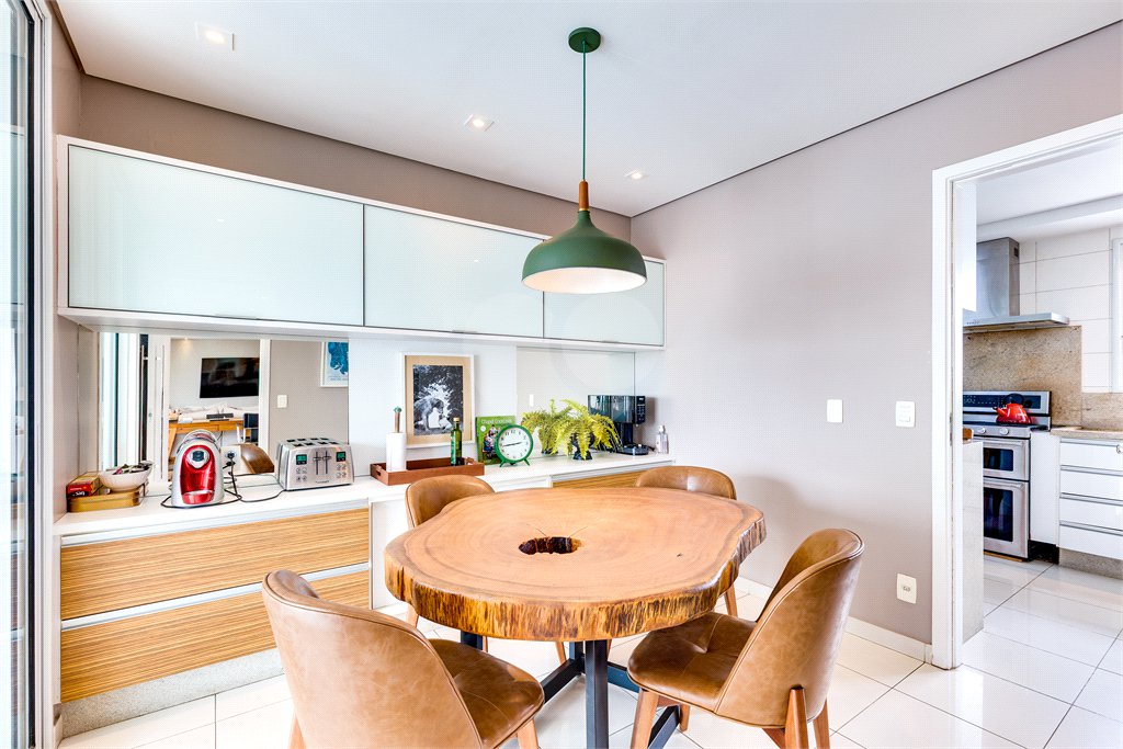 Apartamento à venda com 4 suítes em Campo Belo, São Paulo, SP