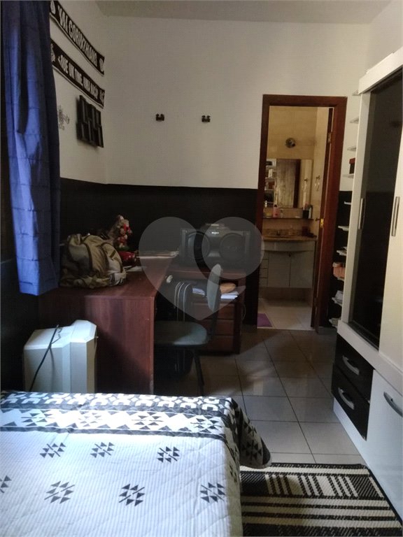 Sobrado à venda com 3 quartos, sendo 1 suíte, em Chora Menino, São Paulo, SP