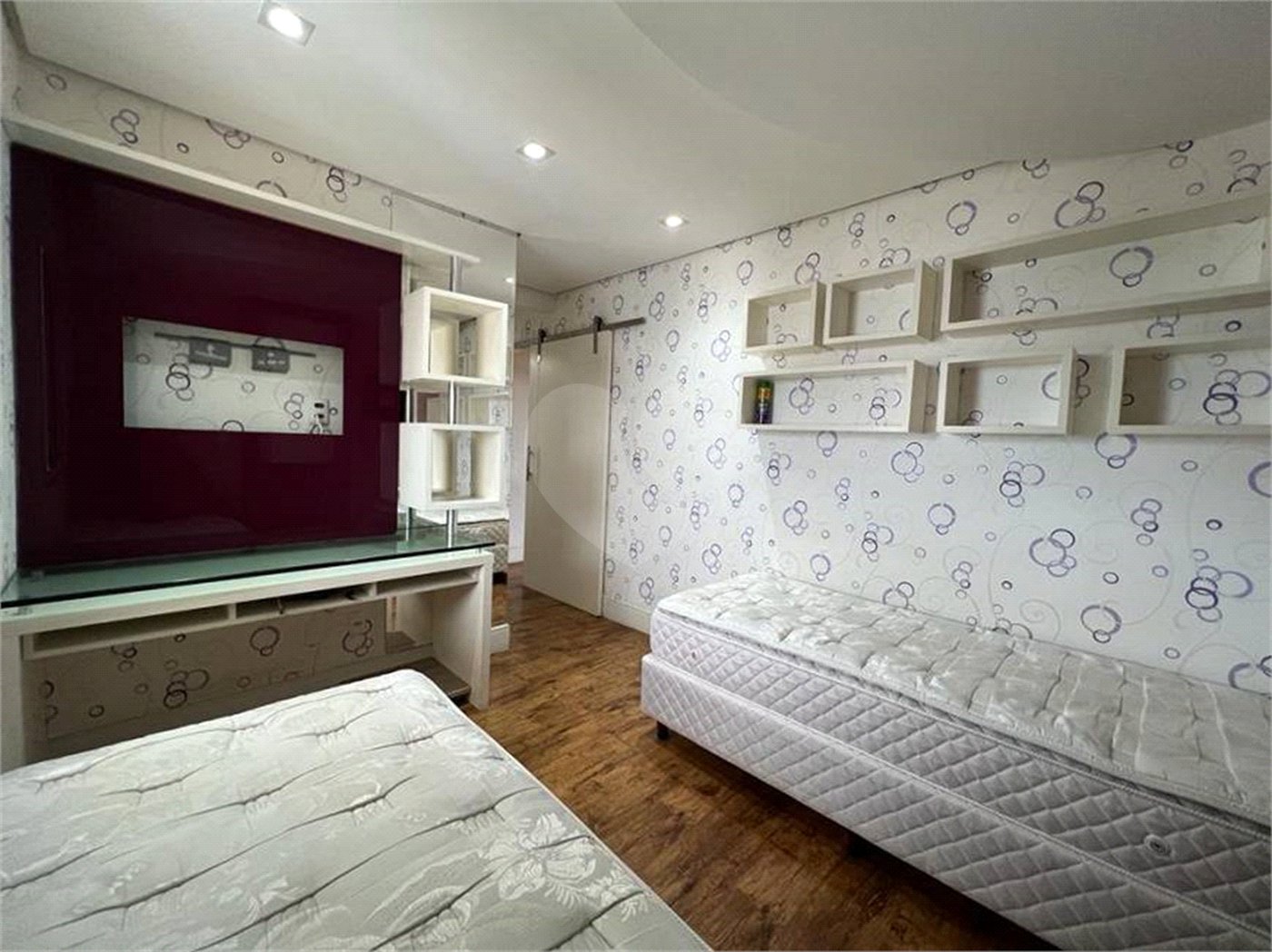 Apartamento à venda com 4 quartos, sendo 3 suítes,  em Vila Oliveira, Mogi das Cruzes, SP