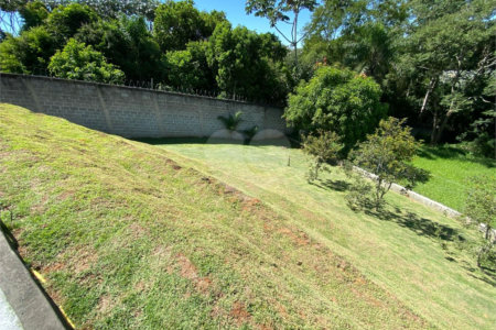 Casa à venda com 4 quartos, sendo 3 suítes,  no condomínio Jardim das Palmeiras, Bragança Paulista - SP