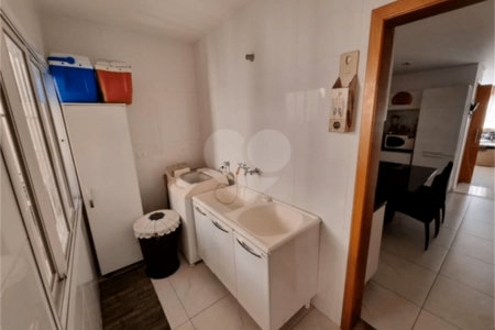 Sobrado à venda com 5 quartos, sendo 1 suíte,  em Vila Moraes, São Paulo, SP