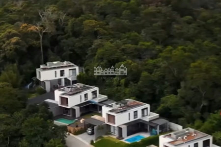 Casa à venda com 3 suítes no condomínio Lá Reserva Atibaia, Atibaia - SP