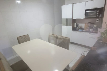 Casa à venda com 3 quartos em Vila Varela, Poá, SP