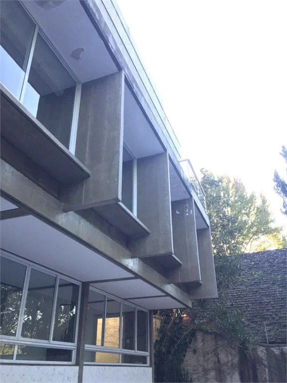 Sobrado à venda com 6 quartos, sendo 4 suítes, em Fazenda Morumbi, São Paulo, SP
