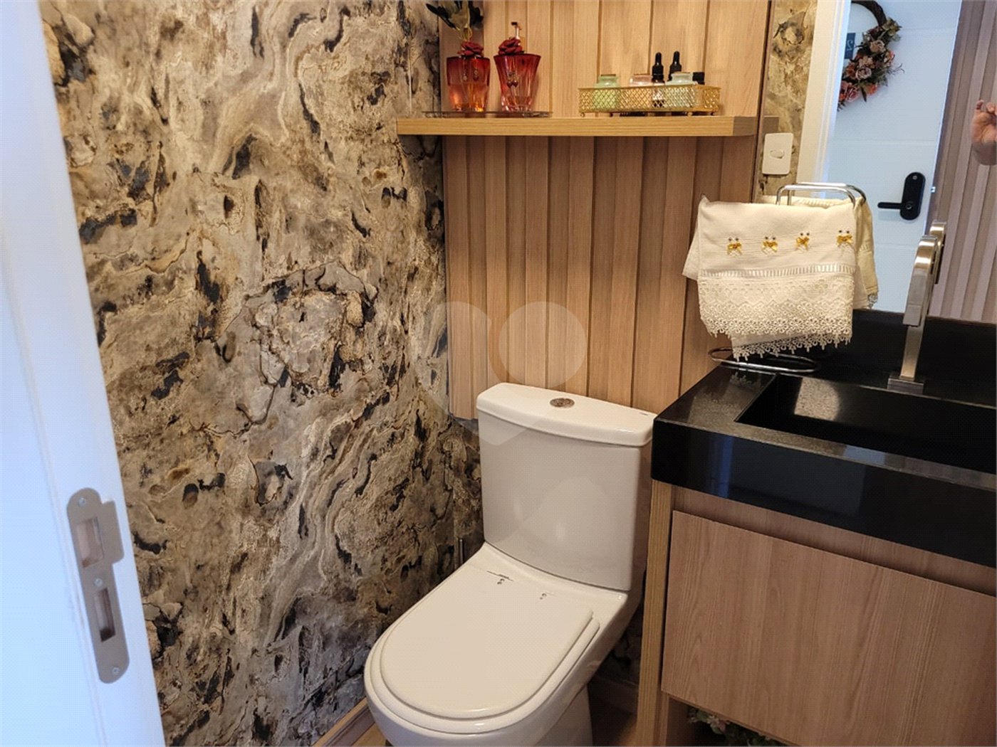 Apartamento à venda com 3 suítes em Parque Campolim, Sorocaba, SP