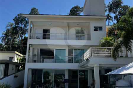 Sobrado à venda com 4 suítes em Vila Irmãos Arnoni, São Paulo, SP