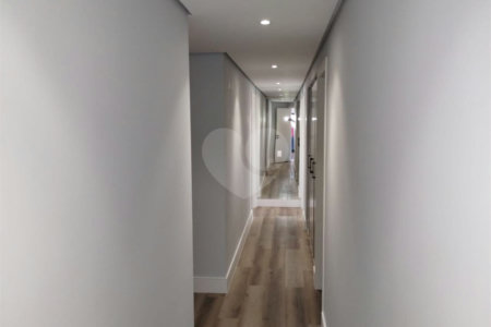 Apartamento à venda com 5 quartos, sendo 2 suítes, em Aclimação, São Paulo, SP