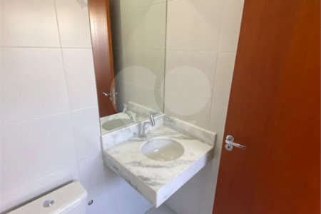 Casa à venda com 3 suítes no condomínio Santa Isabel I, Louveira - SP