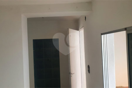 Sobrado à venda com 3 quartos em Vila Nilo, São Paulo, SP