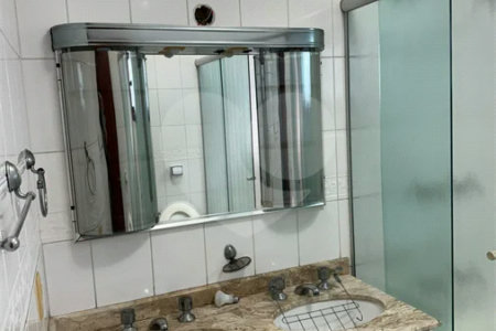 Sobrado à venda ou para alugar com 3 suítes em Vila Sônia, São Paulo, SP
