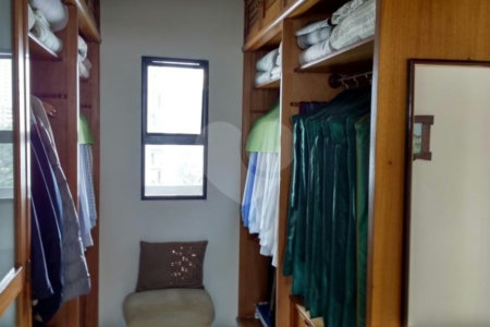 Apartamento à venda com 4 quartos, sendo 3 suítes, em Vila Andrade, São Paulo, SP