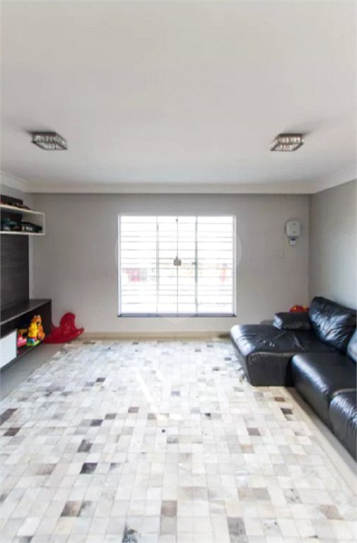 Sobrado à venda com 3 quartos, sendo 1 suíte, em Vila Nivi, São Paulo, SP