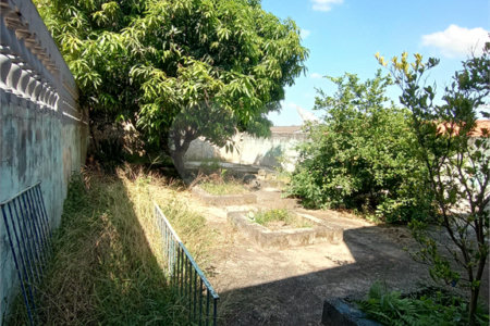 Casa à venda com 4 quartos, sendo 1 suíte, no condomínio Shangri-la, Atibaia - SP