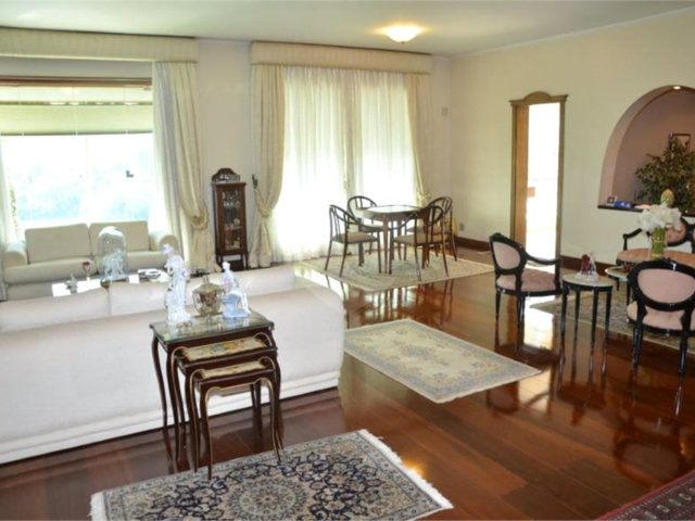 Casa à venda com 8 quartos, sendo 5 suítes,  em Serra da Cantareira, Mairiporã, SP