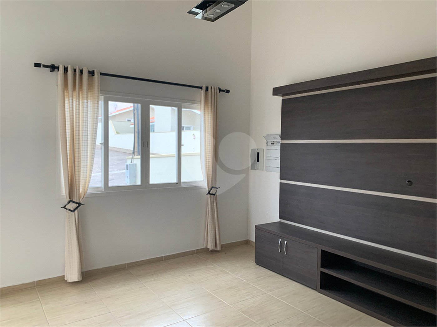 Casa à venda com 3 quartos, sendo 1 suíte, no condomínio Marf Iii- Fase III, Bom Jesus dos Perdões - SP