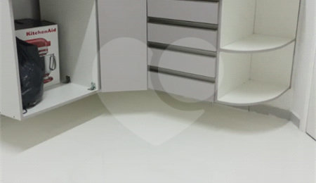 Apartamento à venda com 3 quartos, sendo 1 suíte,  em Alto da Boa Vista, São Paulo, SP
