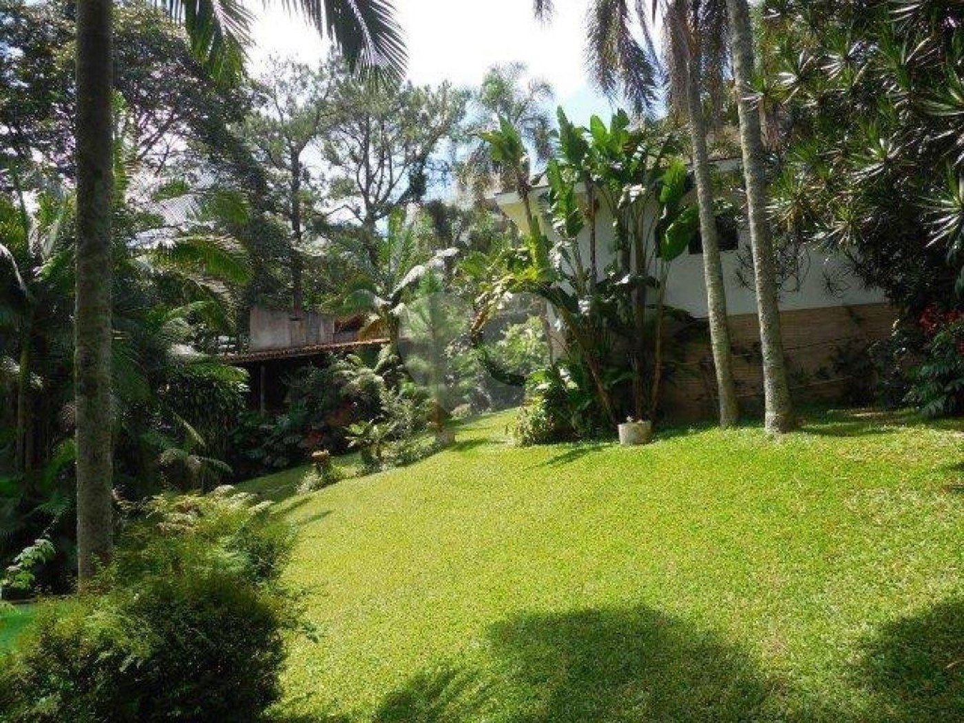 Casa à venda com 6 quartos, sendo 1 suíte, em Tremembé, São Paulo, SP
