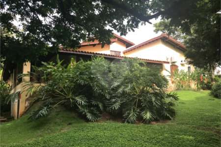 Casa à venda com 5 quartos, sendo 3 suítes, no condomínio Recanto das Flores, Indaiatuba - SP