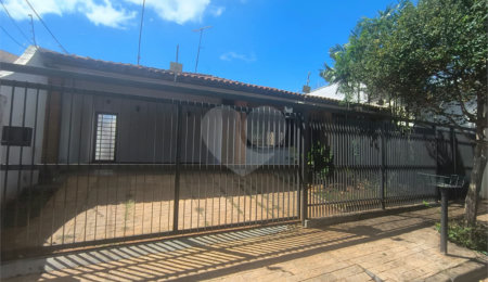 Casa à venda com 3 quartos, sendo 1 suíte,  em Vila Santana, Araraquara, SP