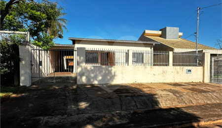 Casa à venda com 2 quartos, sendo 1 suíte,  em Jardim Aeroporto, Ponta Porã, MS