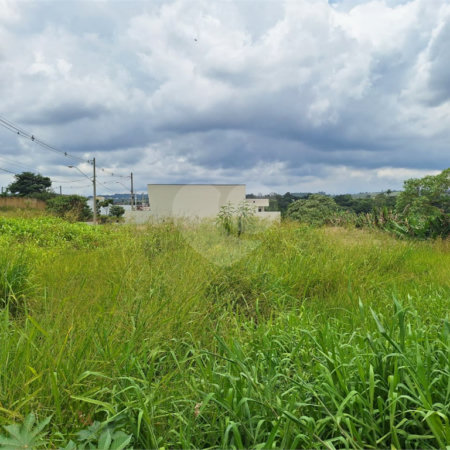 Terreno à venda com 1 suíte em Pinheirinho, Vinhedo, SP
