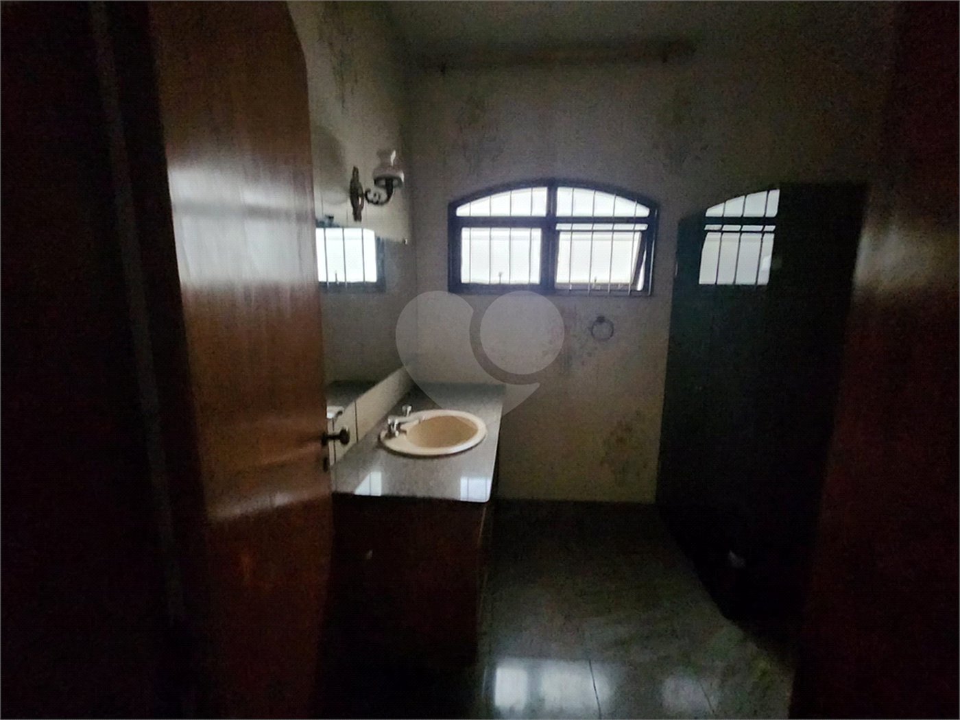 Sobrado à venda ou para alugar com 4 quartos, sendo 2 suítes, no Centro, Araraquara, SP