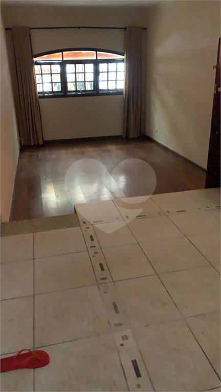 Sobrado à venda com 3 quartos, sendo 1 suíte, em Tremembé, São Paulo, SP