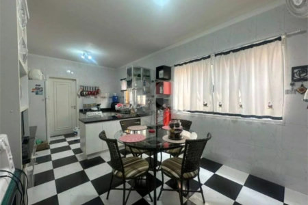 Casa à venda com 3 quartos, sendo 1 suíte, no condomínio Residencial Delle Stelle, Louveira - SP