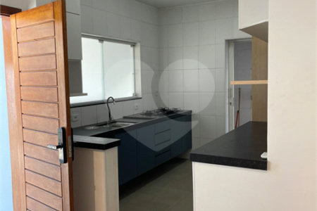 Casa à venda com 3 quartos, sendo 1 suíte, no condomínio Villaggio DI Itaici, Indaiatuba - SP