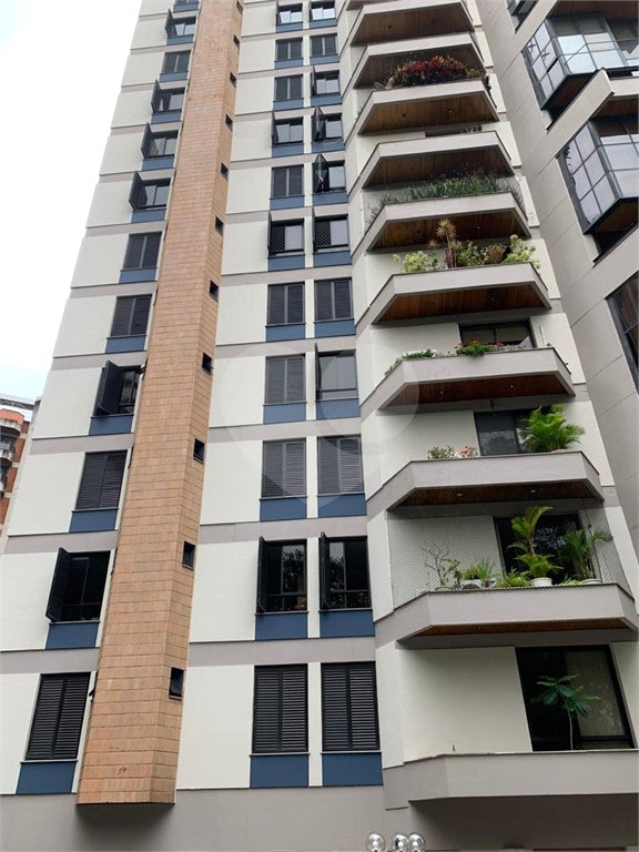 Apartamento à venda com 4 quartos, sendo 2 suítes, em Real Parque, São Paulo, SP