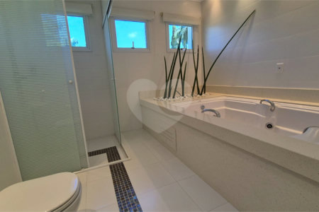 Casa à venda com 5 suítes no condomínio Lago Azul 1, Araçoiaba da Serra - SP