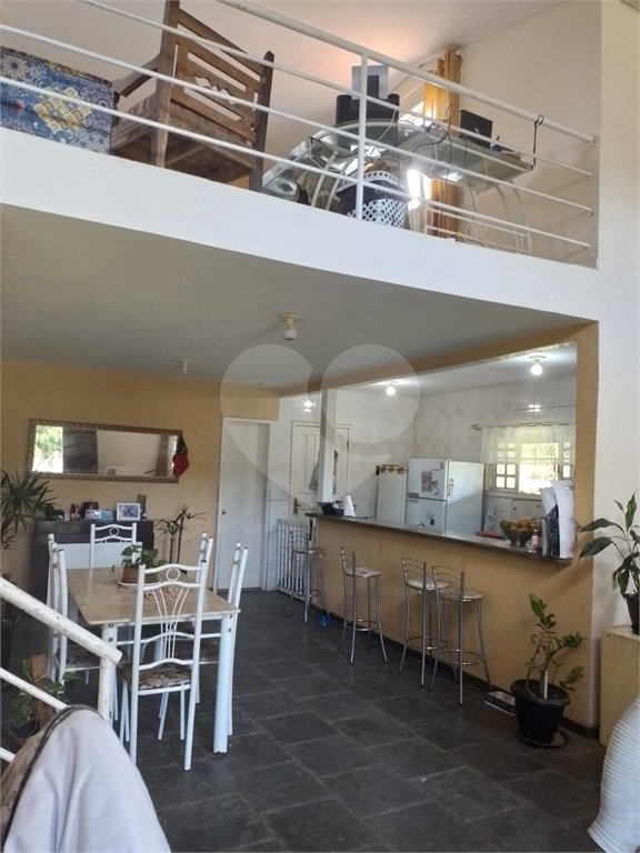 Sítio à venda com 4 quartos, sendo 3 suítes, em Caxito, Maricá, RJ