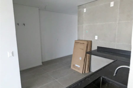Apartamento à venda com 3 quartos, sendo 2 suítes, em Jardim das Acácias, São Paulo, SP