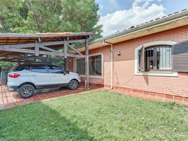 Casa Térrea à venda com 4 quartos, sendo 1 suíte,  em Jardim Prudência, São Paulo, SP