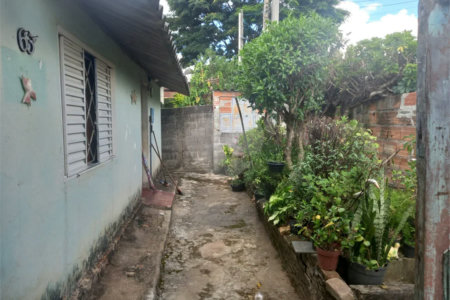 Casa à venda em Atibaia com edícula e outras construções nos fundos, ótimo para investidores, excelente localização