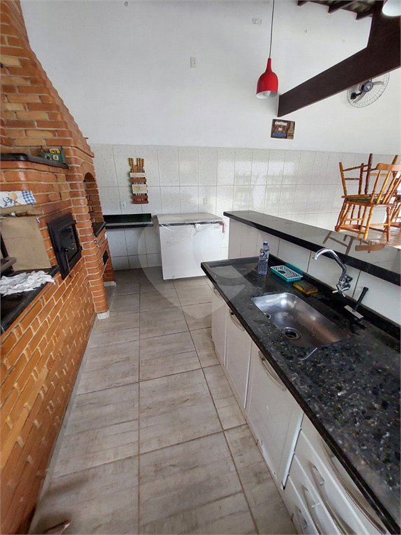 Casa à venda com 3 quartos, sendo 2 suítes, no Centro, Bom Jesus dos Perdões, SP