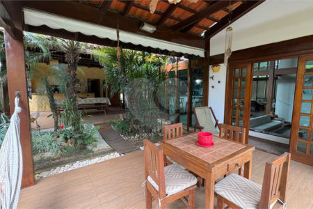 Casa à venda com 4 quartos, sendo 2 suítes,  no condomínio Vivendas do Lago, Sorocaba - SP