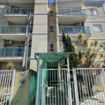 Apartamento Locação Condomínio Anguri com 02 dormitórios com Ar e Sacada