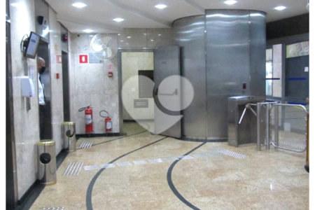 Sala comercial com 43 m² de área útil para locação no Paraíso