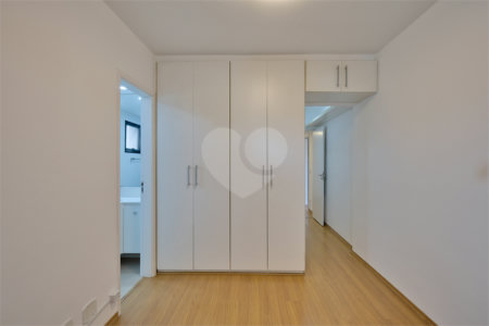 Apartamento à venda com 3 quartos, sendo 1 suíte, em Alto da Boa Vista, São Paulo, SP