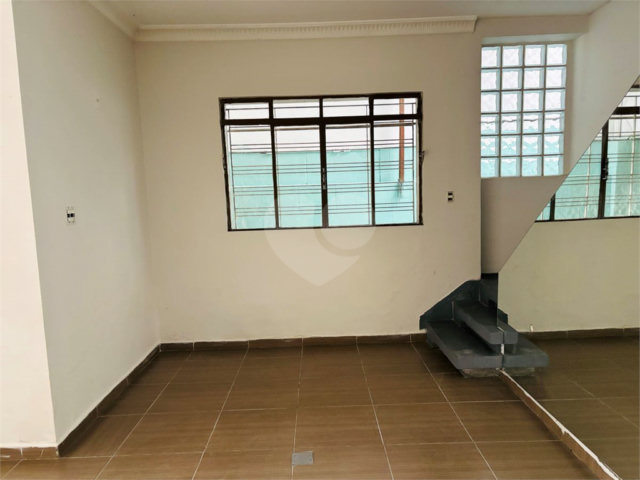 Sobrado à venda com 3 quartos, sendo 1 suíte,  em Vila Romana, São Paulo, SP