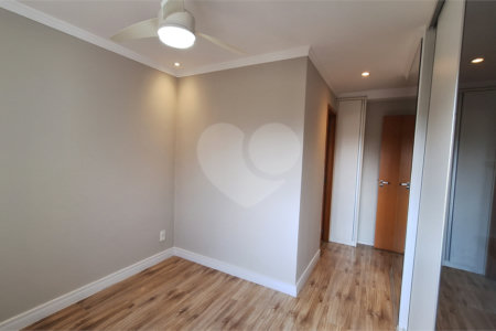 Apartamento à venda com 2 quartos, sendo 1 suíte,  em Vila Leonor, São Paulo, SP