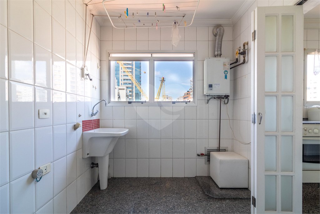 Apartamento à venda com 4 quartos, sendo 3 suítes, em Brooklin Paulista, São Paulo, SP
